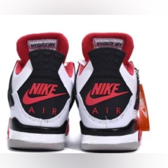 Selling OG Jordan, four retro fire red size 10 in men - Picture 8 of 8